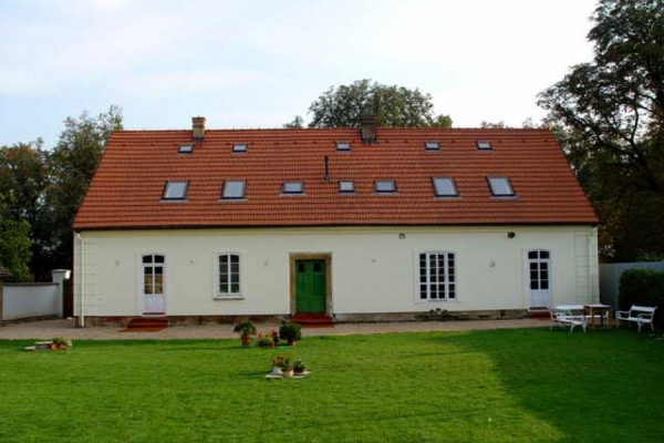 Pohled na hlavní budovu z atria